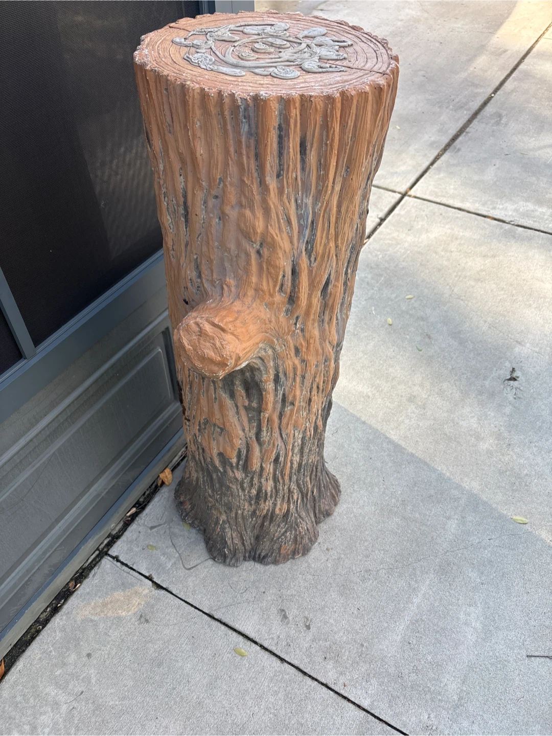 Artificial tree stomp . Heavy