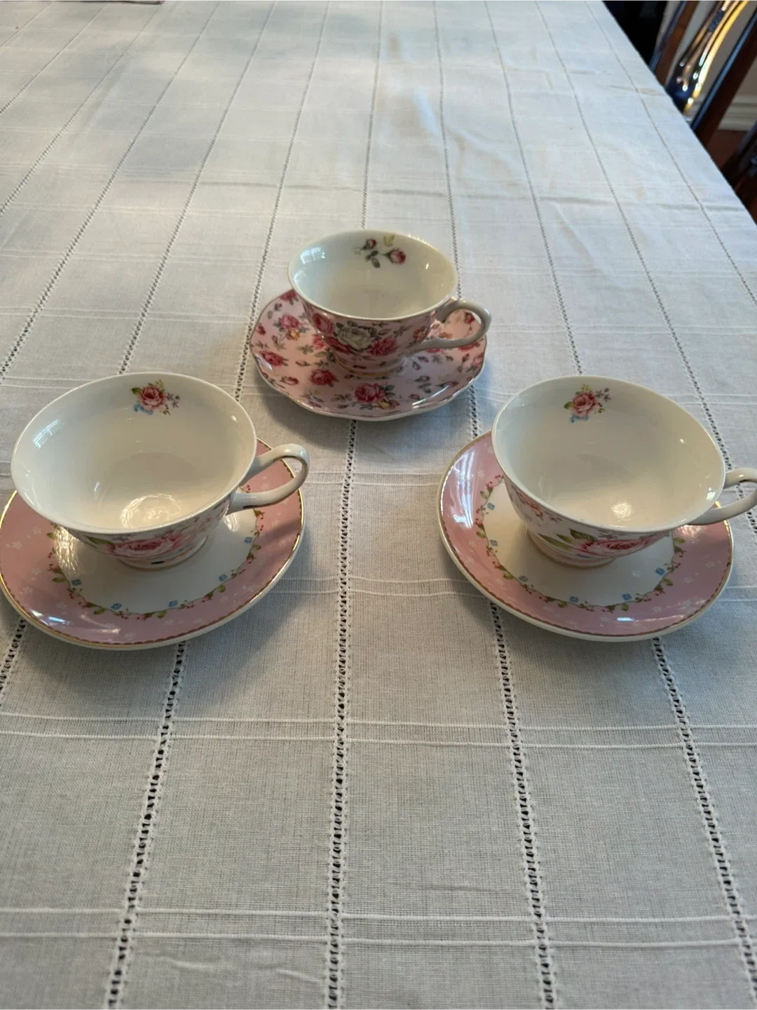 🌸 Floral Tea Cups and Saucers (Set of 3) 🌸 image indicator(2)
