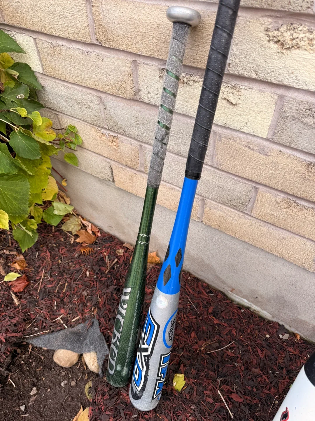 Softball & Little League Hardball Bats image indicator(3)
