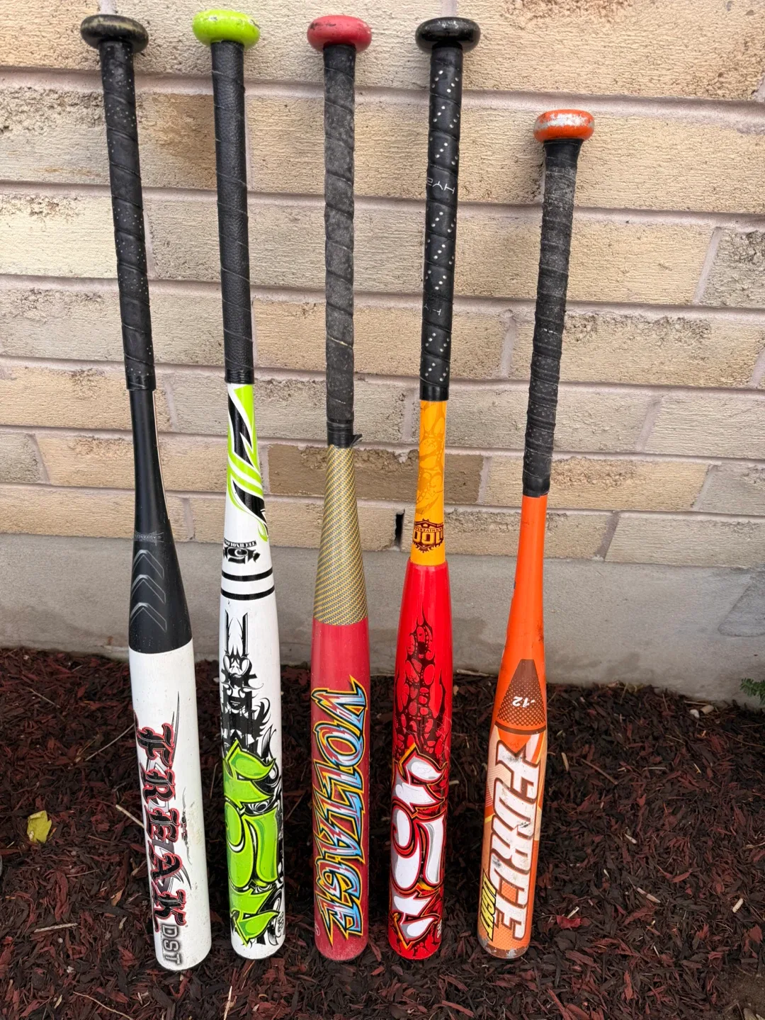 Softball & Little League Hardball Bats image indicator(2)