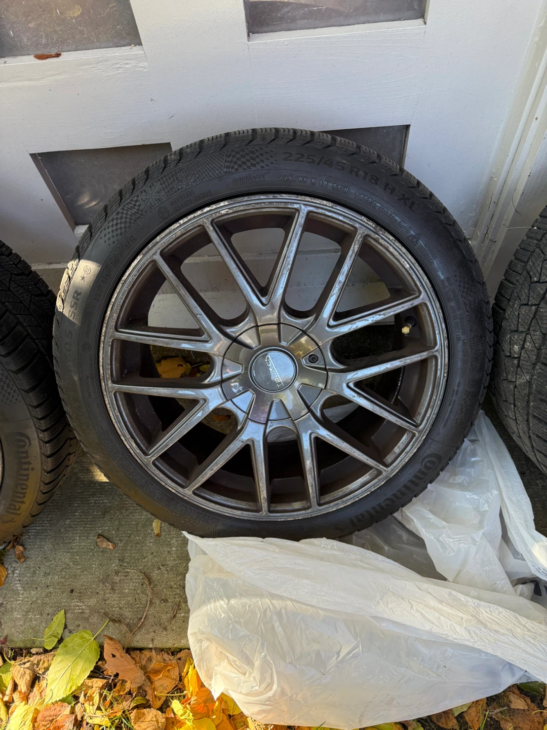 Continental 225/45R18 Winter Tire Set/mag RIMs - photo 2