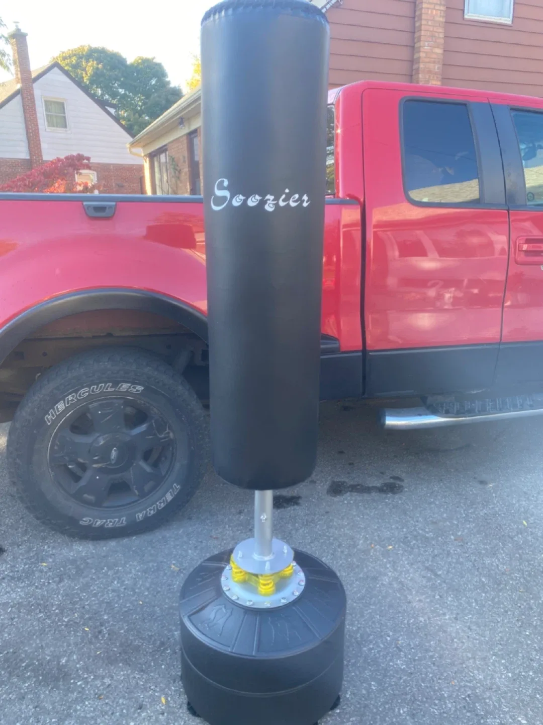 Soozier Freestanding Punching Bag image indicator(2)