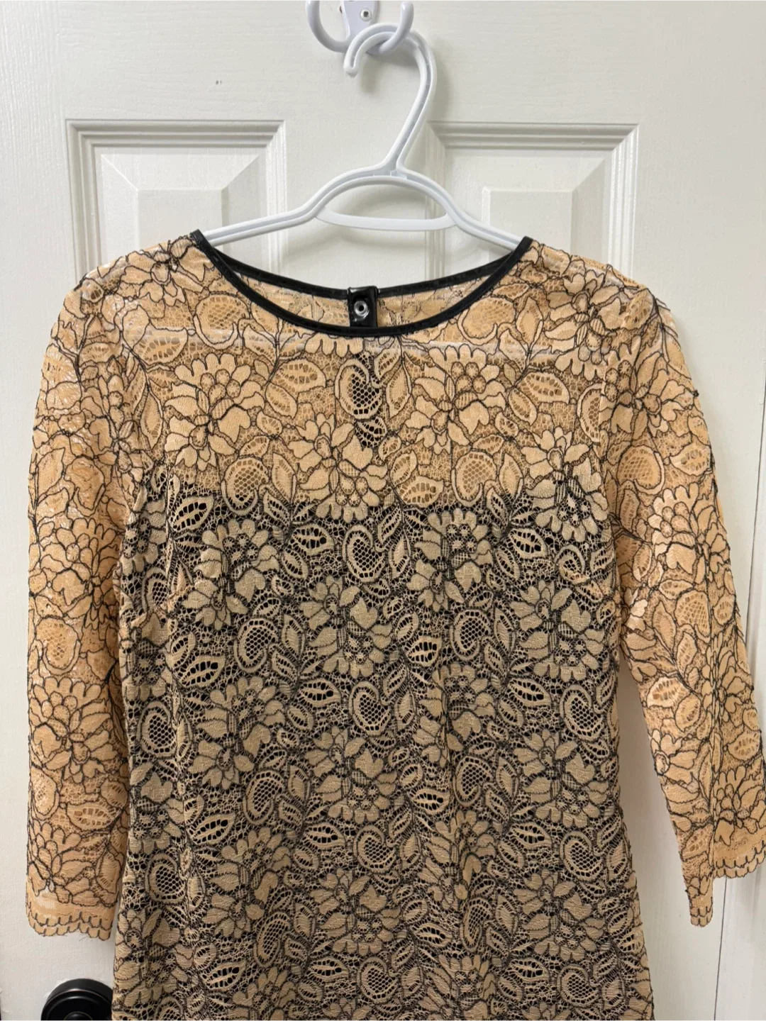 Calvin Klein Lace Cocktail Dress - Size 6 image indicator(2)