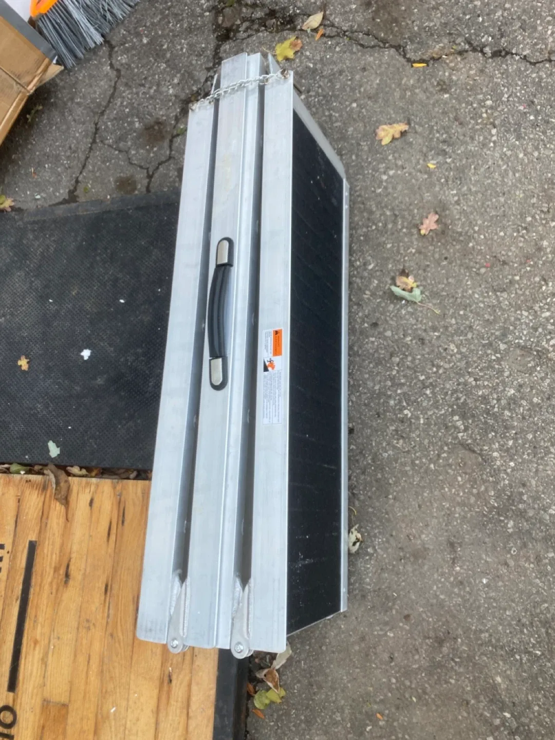 6ft Portable Folding Wheelchair Ramp image indicator(5)