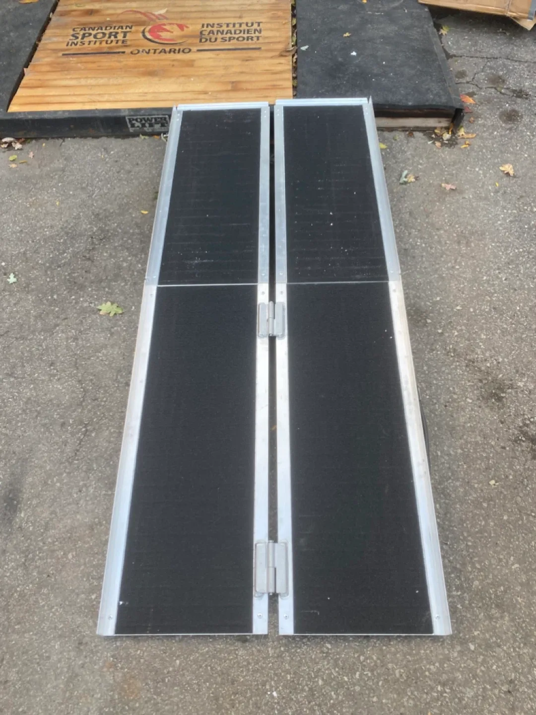 6ft Portable Folding Wheelchair Ramp image indicator(4)