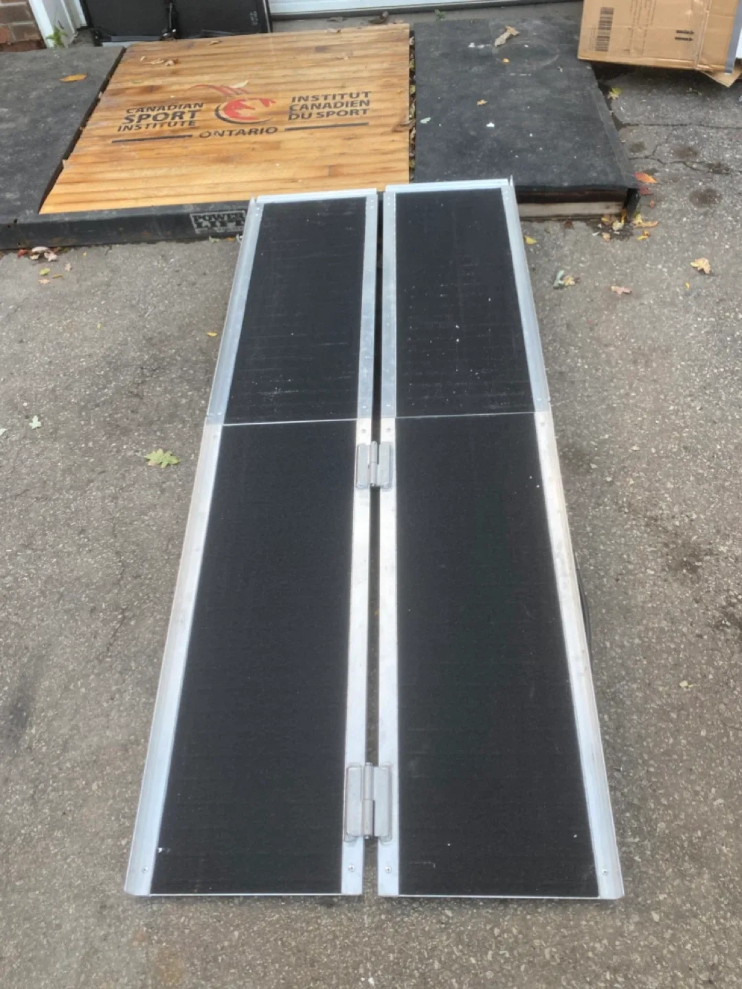6ft Portable Folding Wheelchair Ramp image indicator(3)