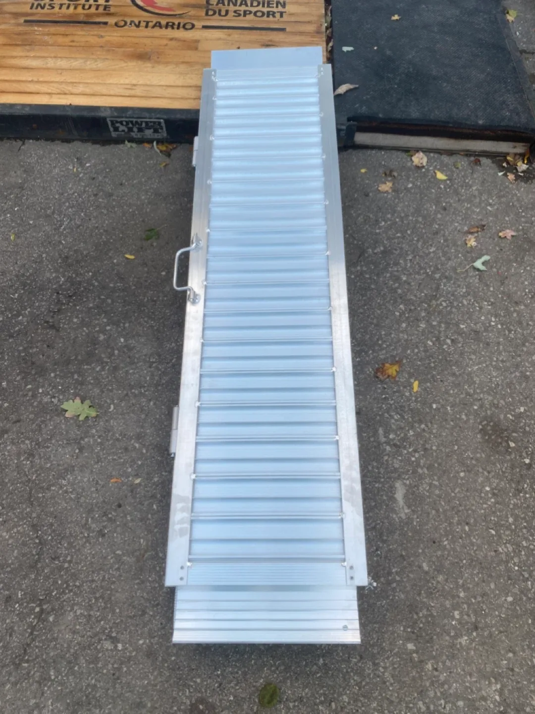 5ft Folding Aluminum Wheelchair Ramp image indicator(6)