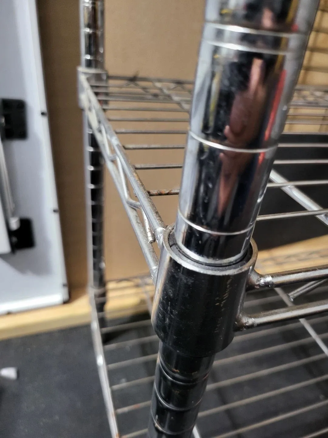 Chrome Metal Shelving Unit image indicator(3)