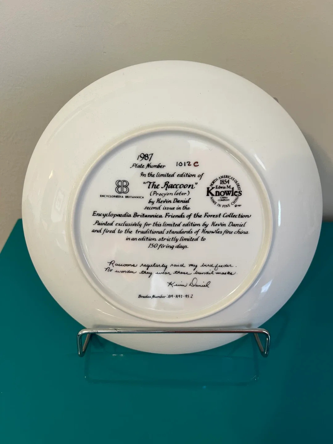 1987 E. M. Knowles “The Raccoon” Collector Plate by Kevin Daniel image indicator(2)