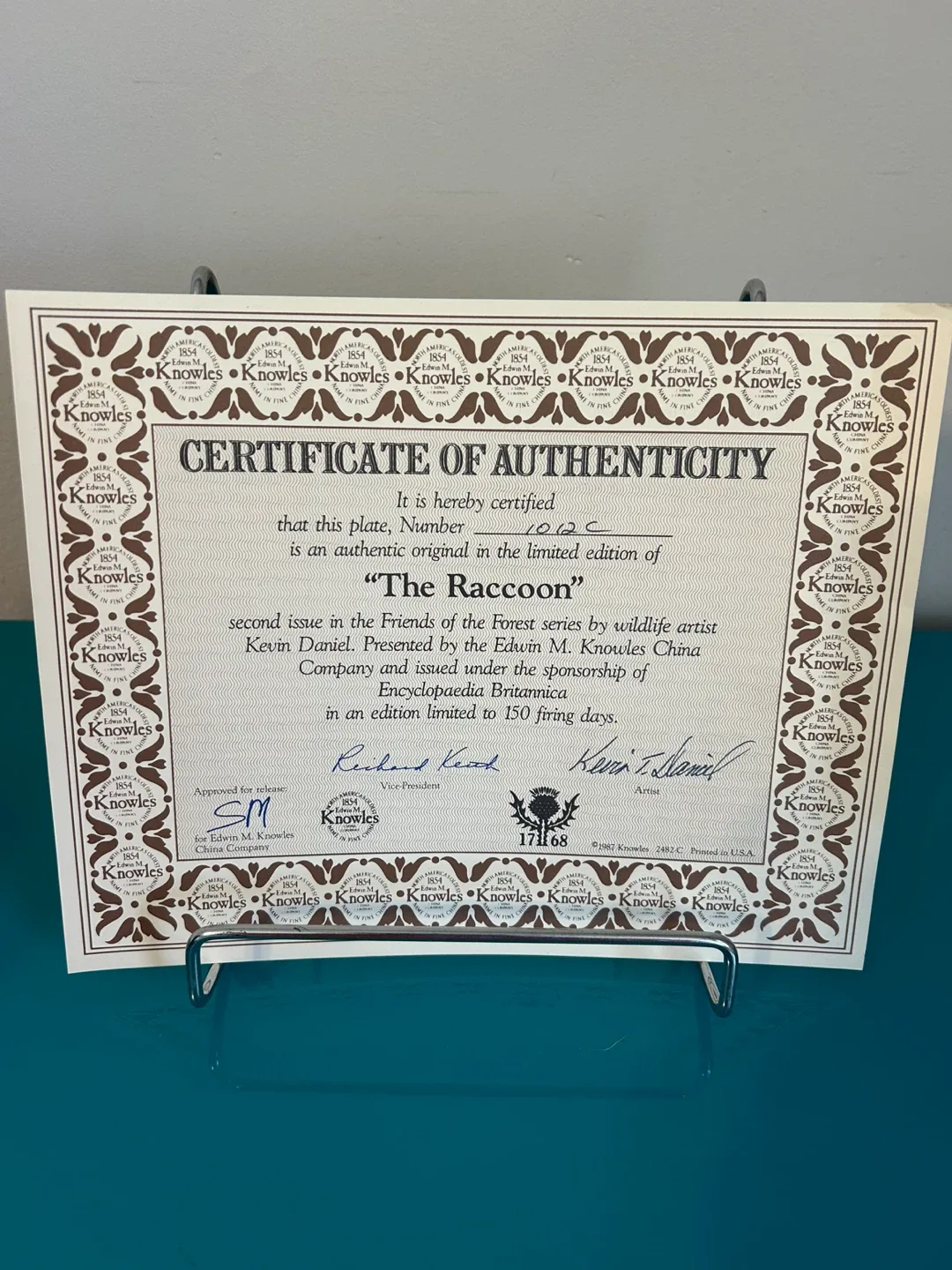 1987 E. M. Knowles “The Raccoon” Collector Plate by Kevin Daniel image indicator(3)