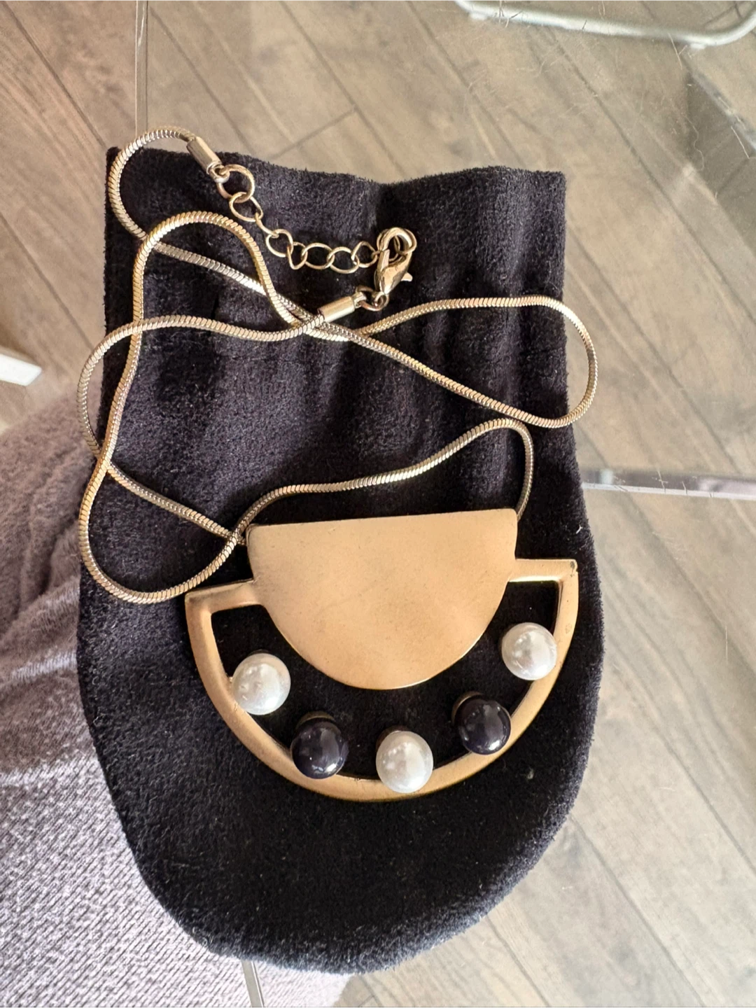 Gold Tone Necklace with Pearl Accents