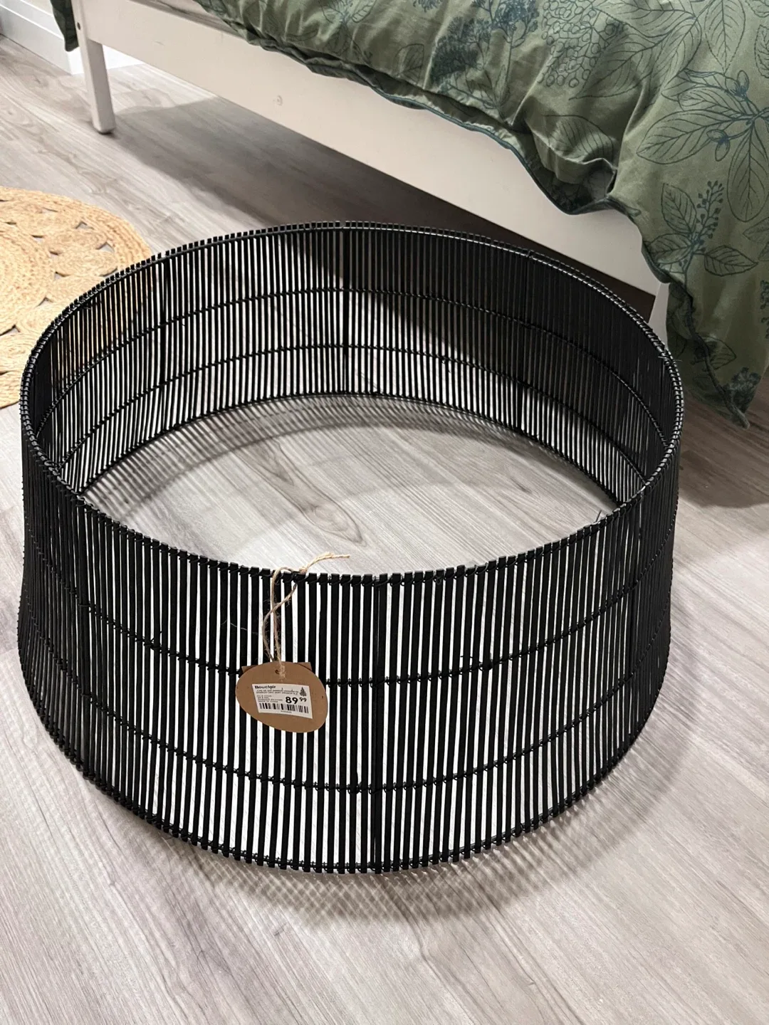 Modern Tree Skirt - Black image indicator(2)