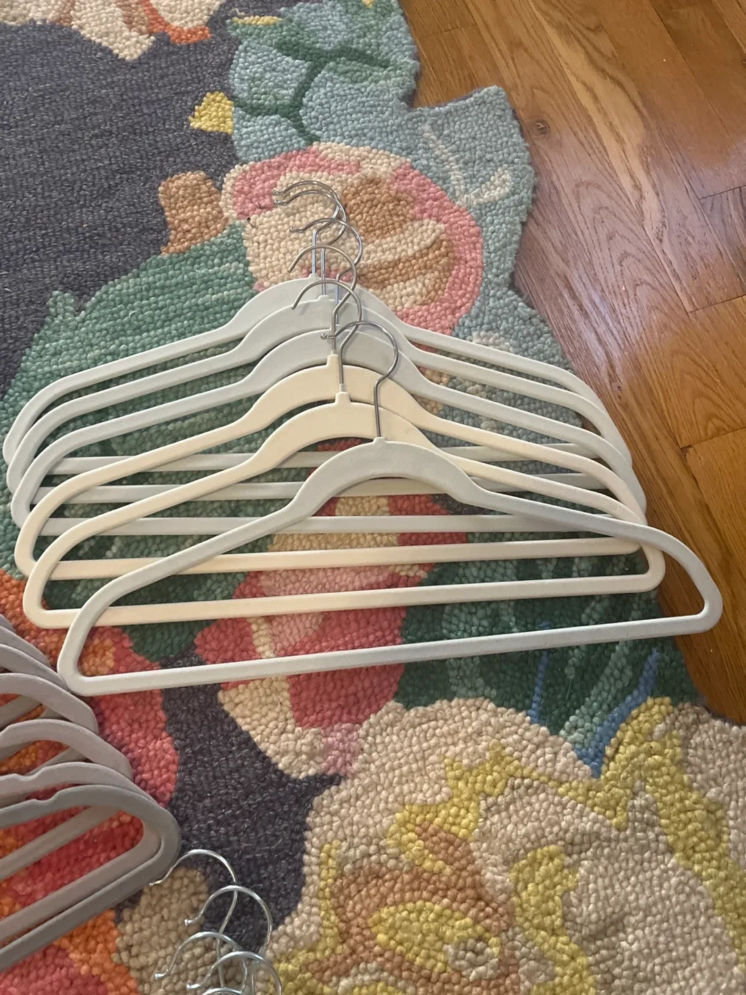 Kensie Velvet Hangers - Set of 25 image indicator(3)