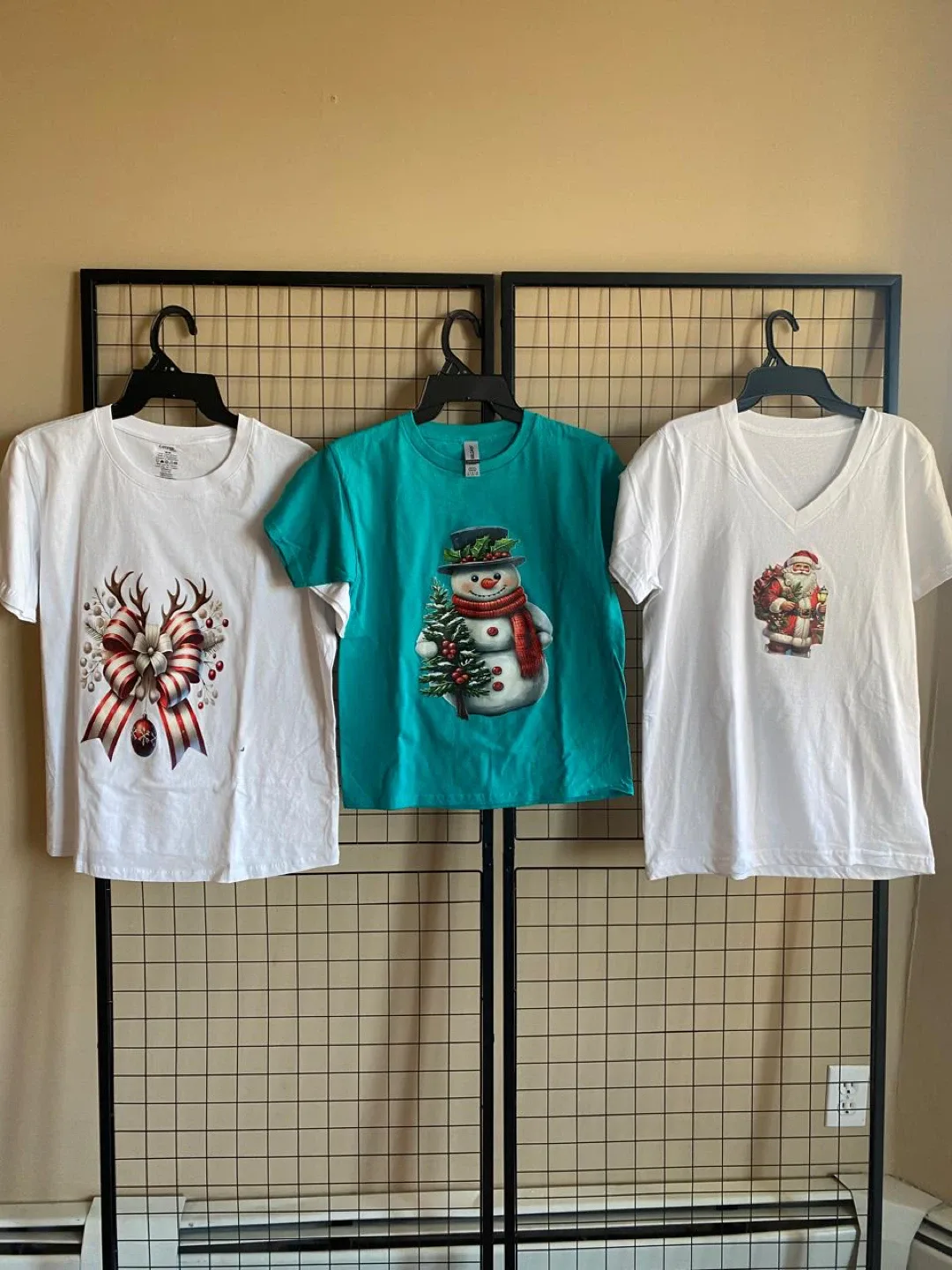 Christmas Graphic T-Shirts image indicator(9)