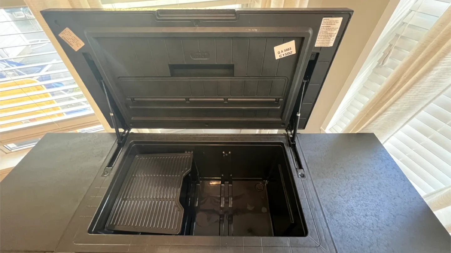 Keter Outdoor Patio Cooler Ice Chest Cart image indicator(3)