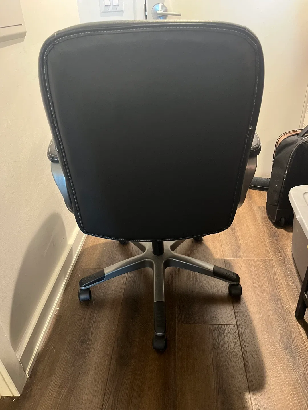 Black Leather Office Chair image indicator(3)