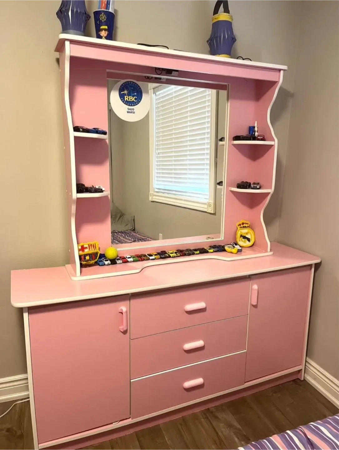 Pink Vanity Dresser with Mirror image indicator(2)