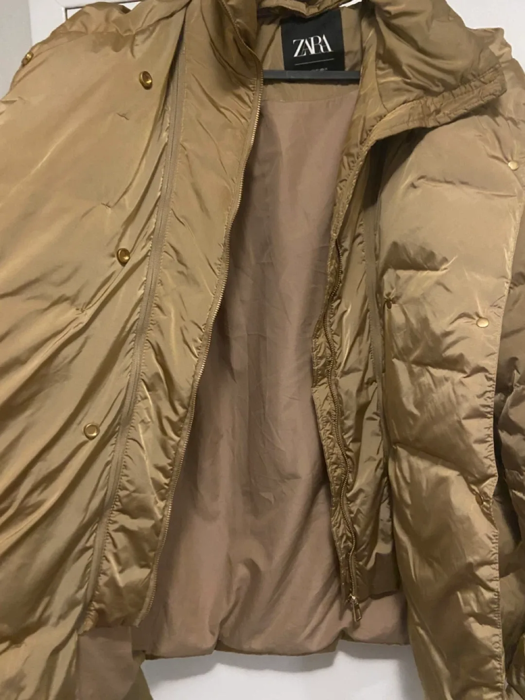 Zara Puffer Jacket - Size Medium image indicator(2)