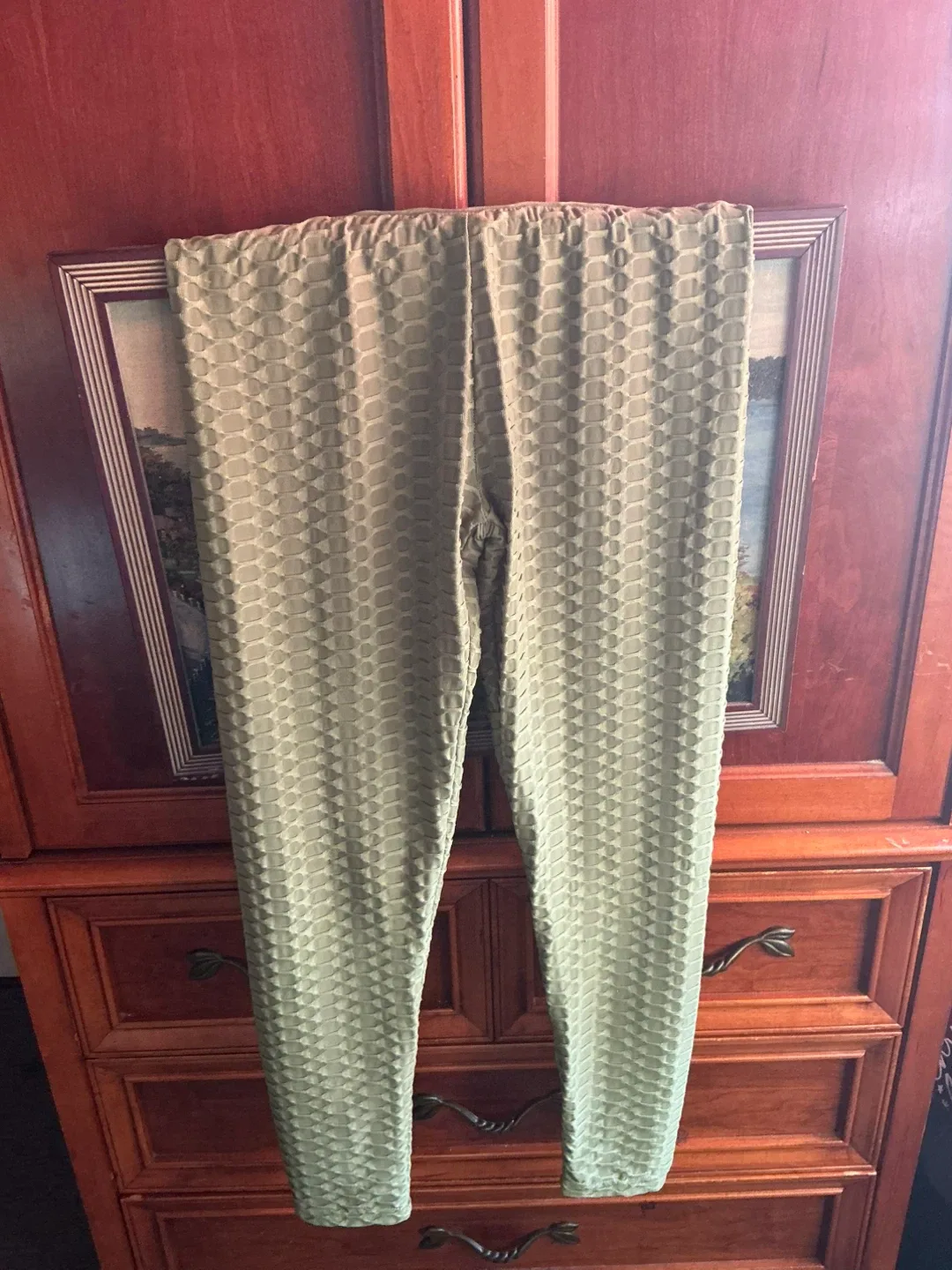 Textured Olive Green Leggings image indicator(9)