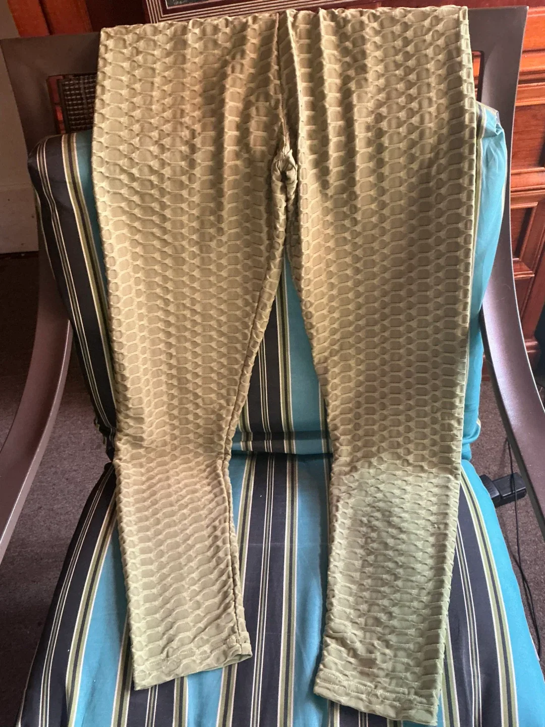 Textured Olive Green Leggings image indicator(8)