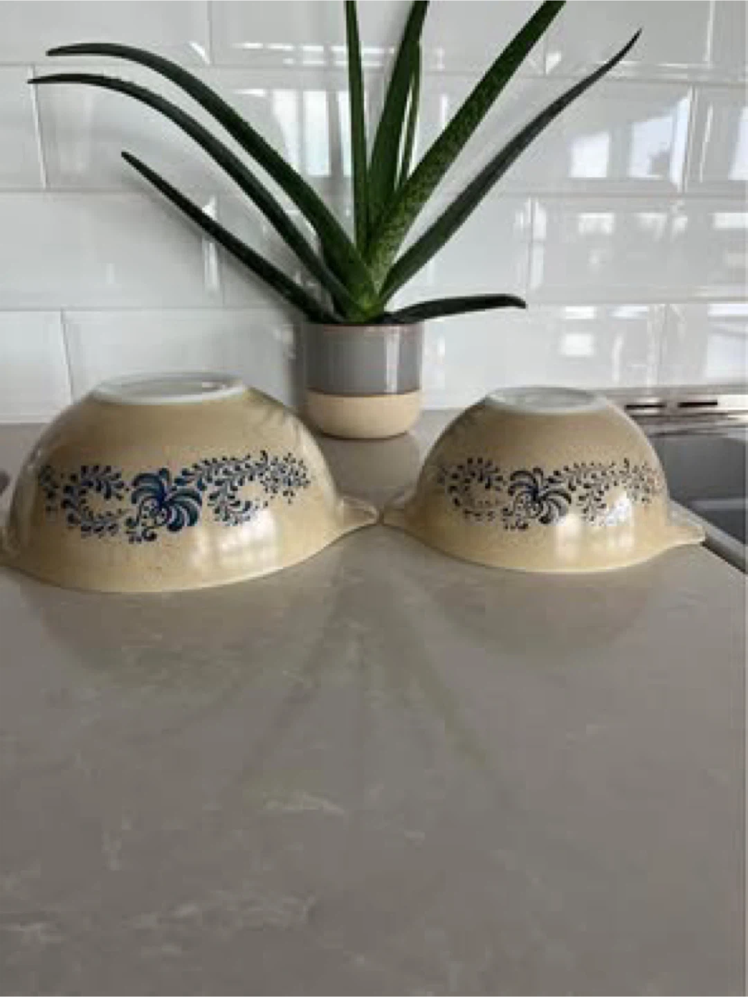Pyrex Homestead Mixing Bowls - Set of 2 price is for both - photo 2
