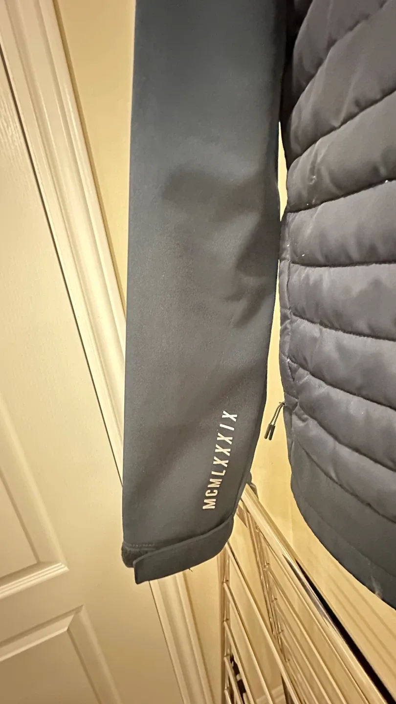 Bench. Hooded Padded Jacket - Size M/M image indicator(5)