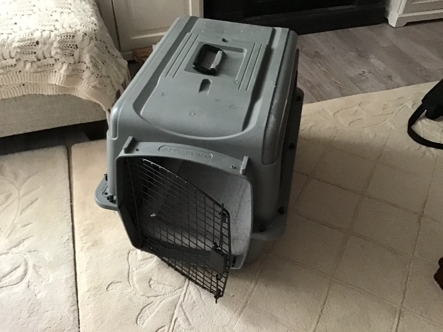 Petmate Ultra Vari Dog Kennel 28" x 20.5" x 21.5" image indicator(2)