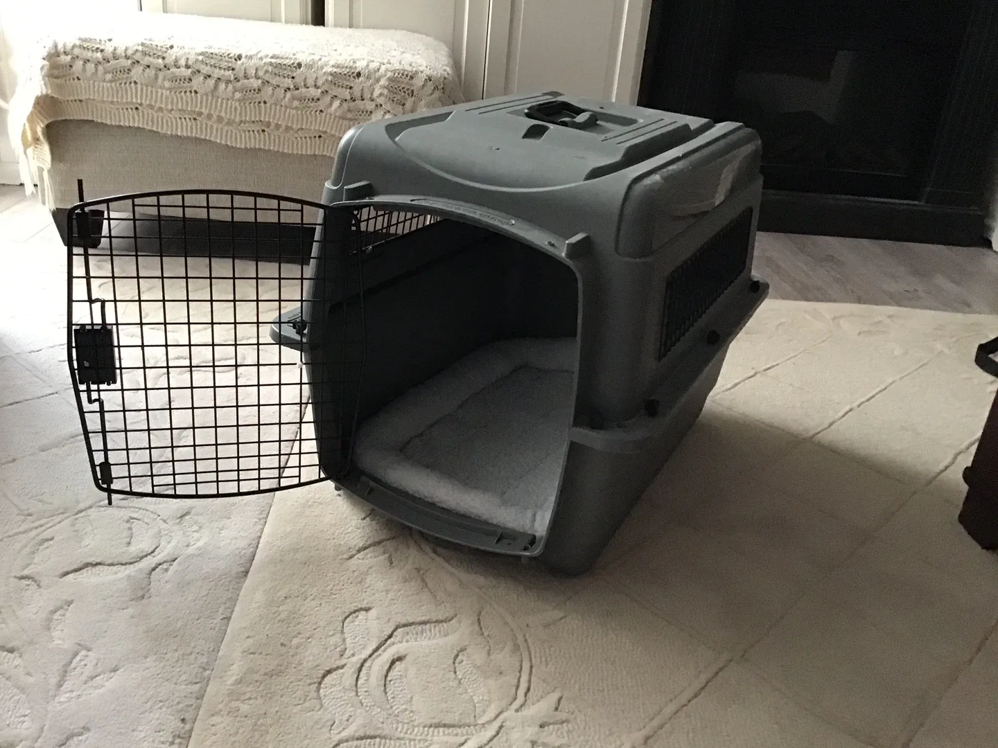 Petmate Ultra Vari Dog Kennel 28" x 20.5" x 21.5" image indicator(5)