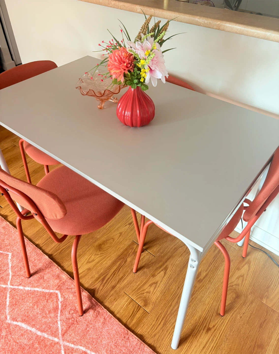 Grey Table with 4 Orange Chairs - photo 2