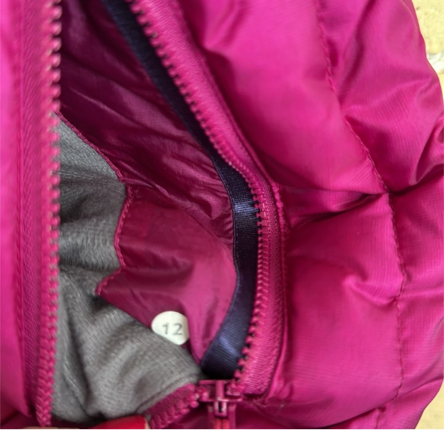 Lululemon Magenta Puffer Vest, Size 12 - photo 3