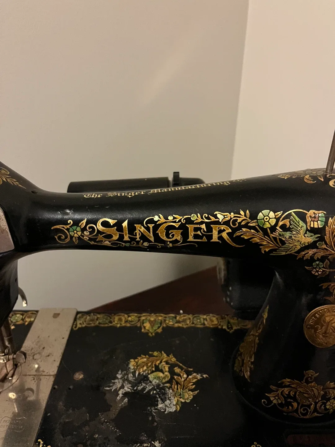 Vintage Singer Sewing Machine image indicator(3)