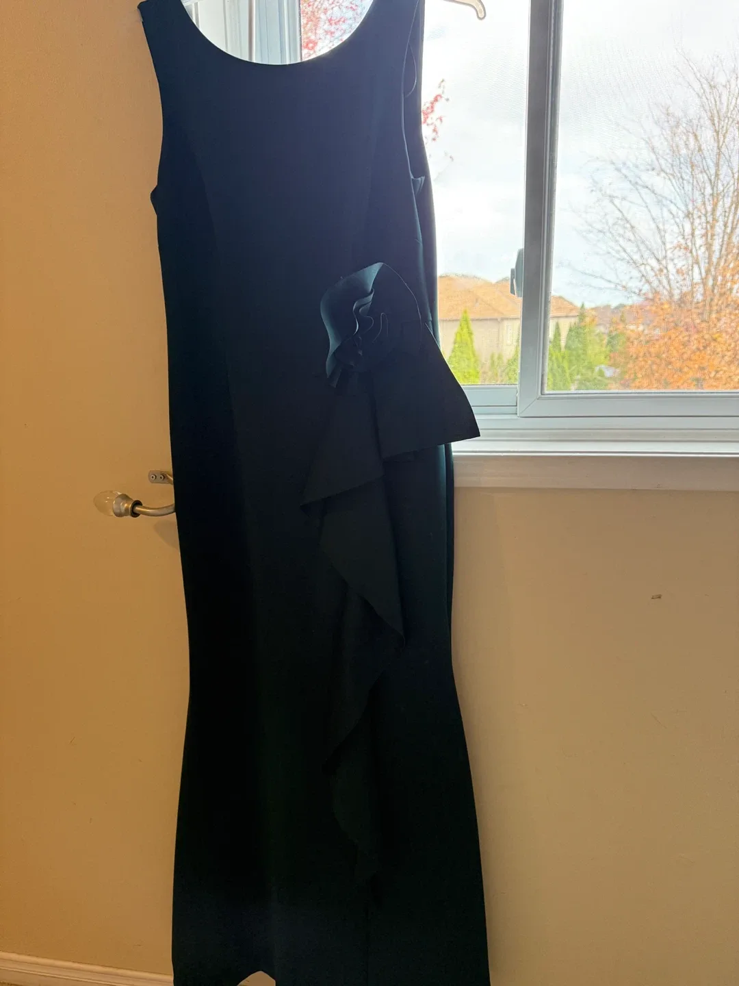 Black Sleeveless Dress image indicator(2)