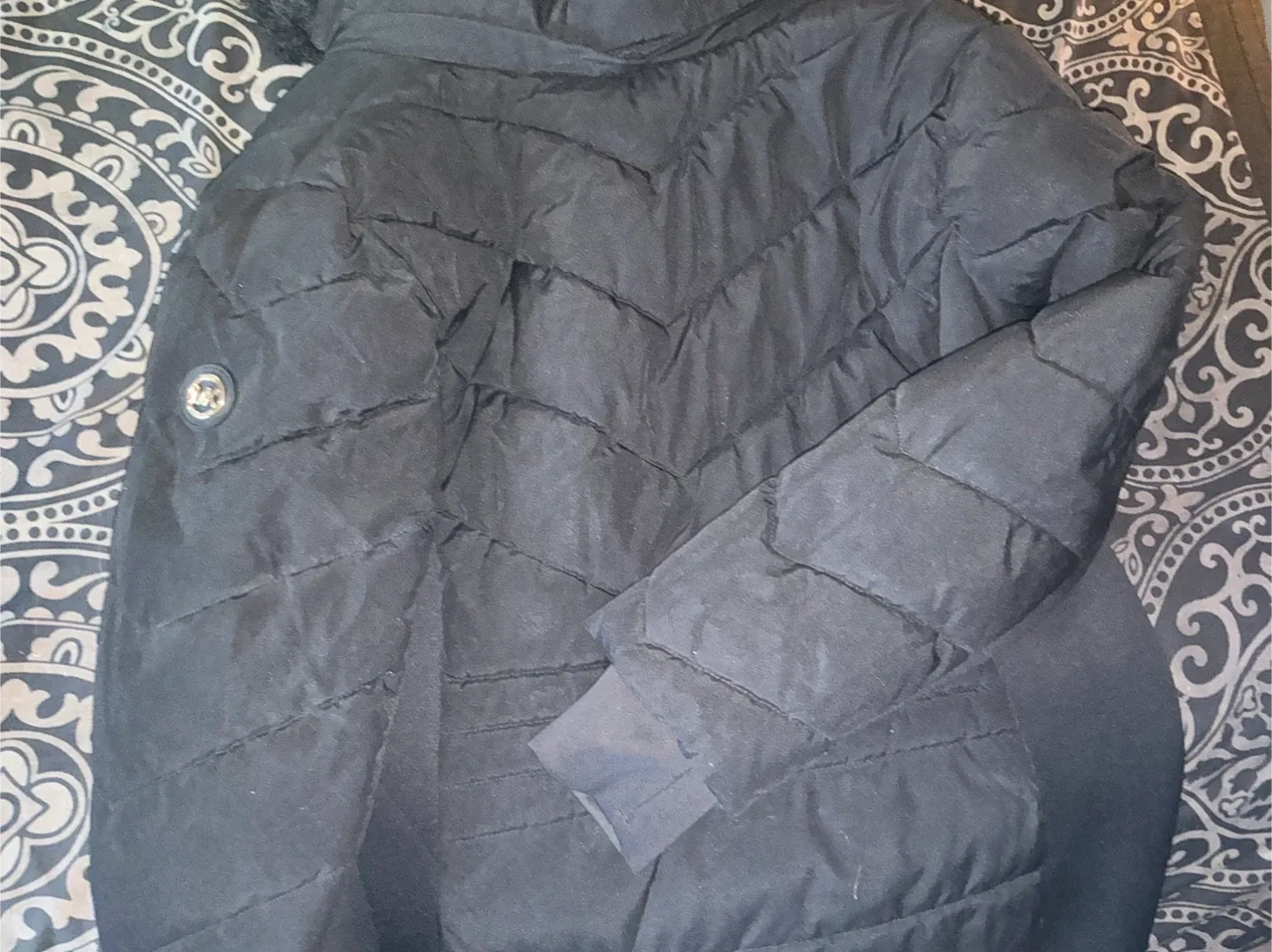 Michael Kors Black Puffer Jacket - Size XL image indicator(6)
