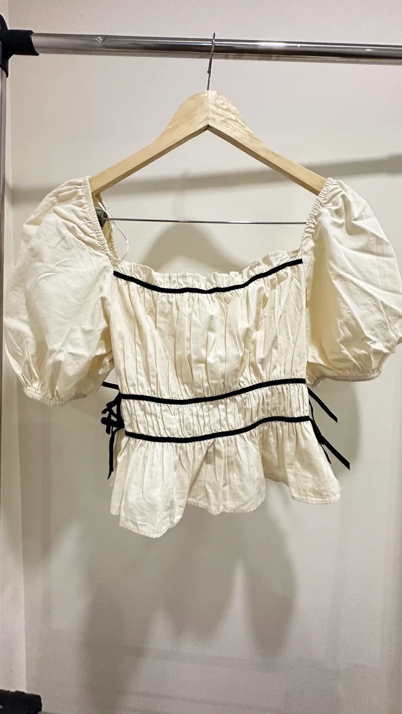 Japana Puff Sleeve Crop Top - Size M/M thumbnail
