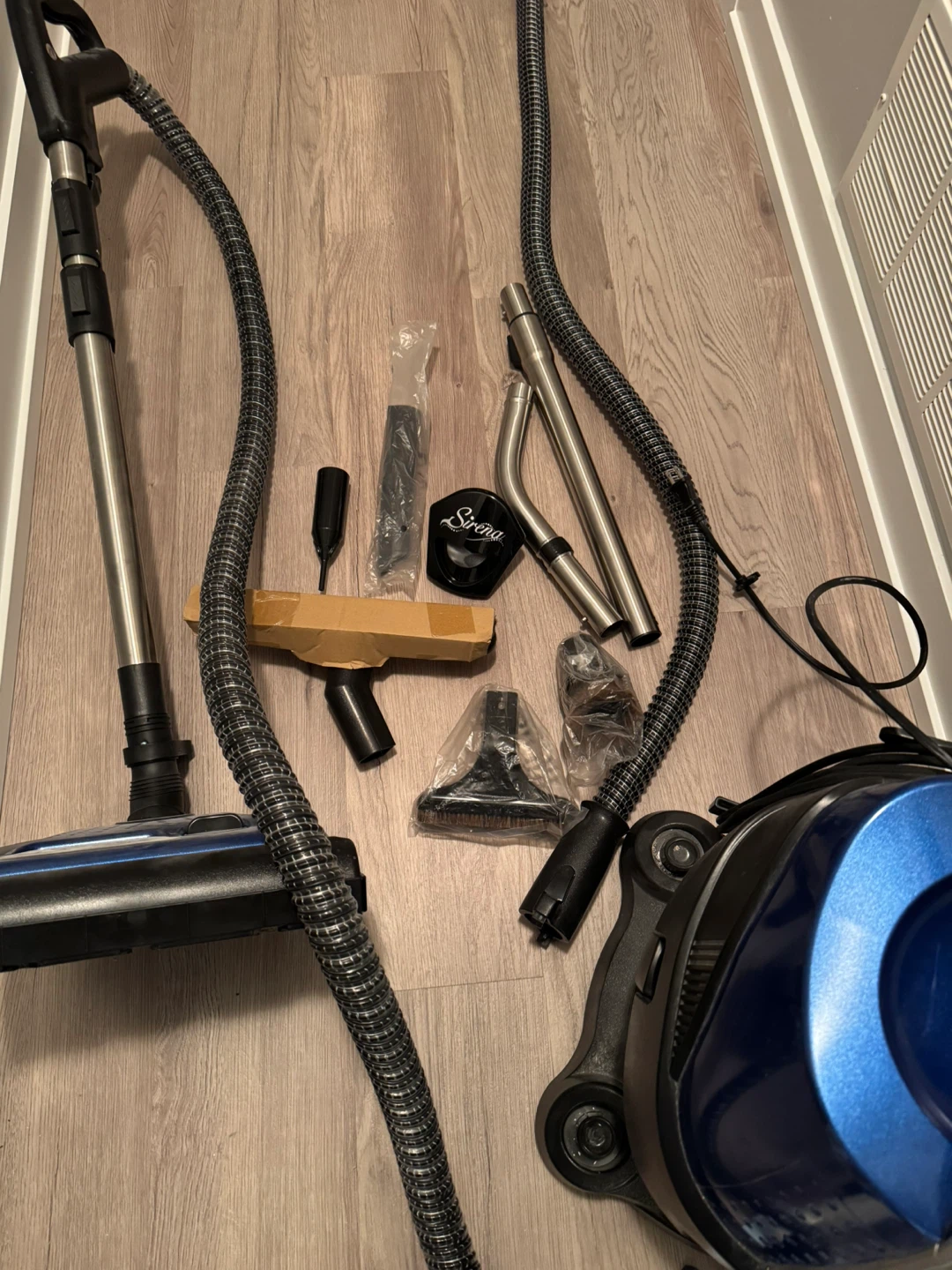 Sirena Water Vacuum Cleaner with Attachments - photo 3