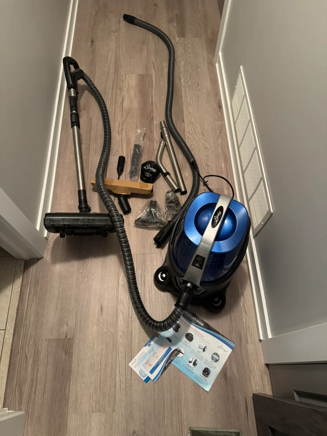 Sirena Water Vacuum Cleaner with Attachments image indicator(2)