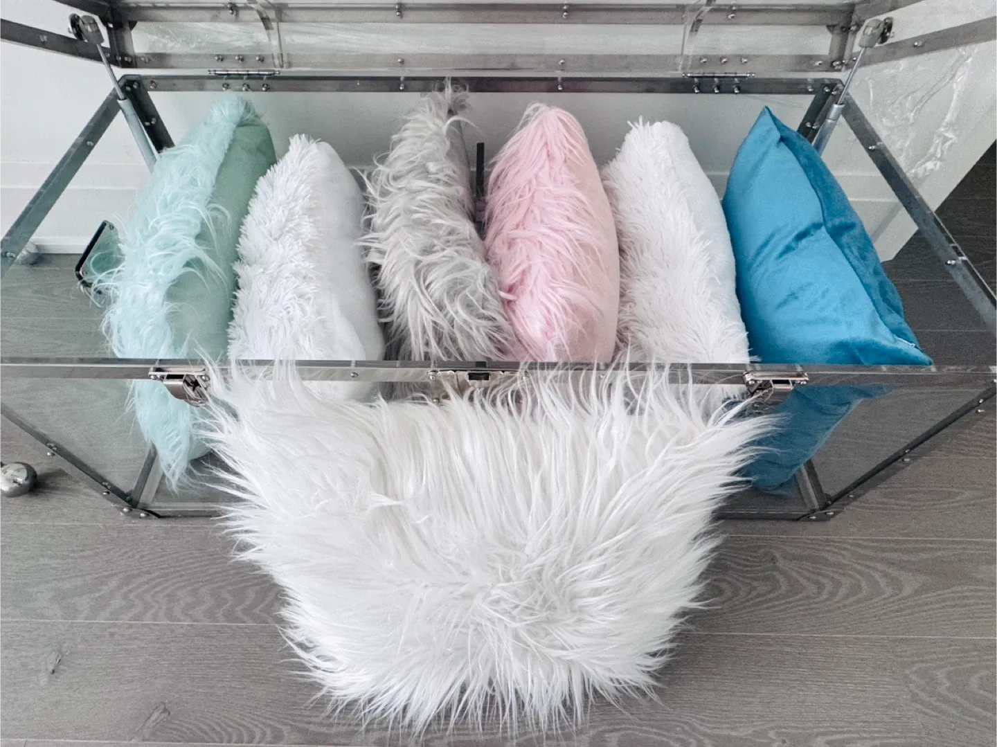 Decorative Throw Pillows - Assorted Colours & Textures image indicator(2)