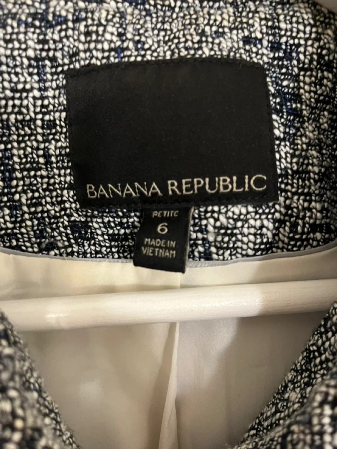 Banana Republic Tweed Jacket - Petite Size 6 image indicator(3)