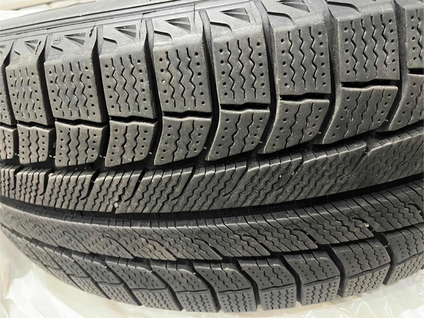 235/55R19 Michelin Winter Tires - Great Condition! - photo 4