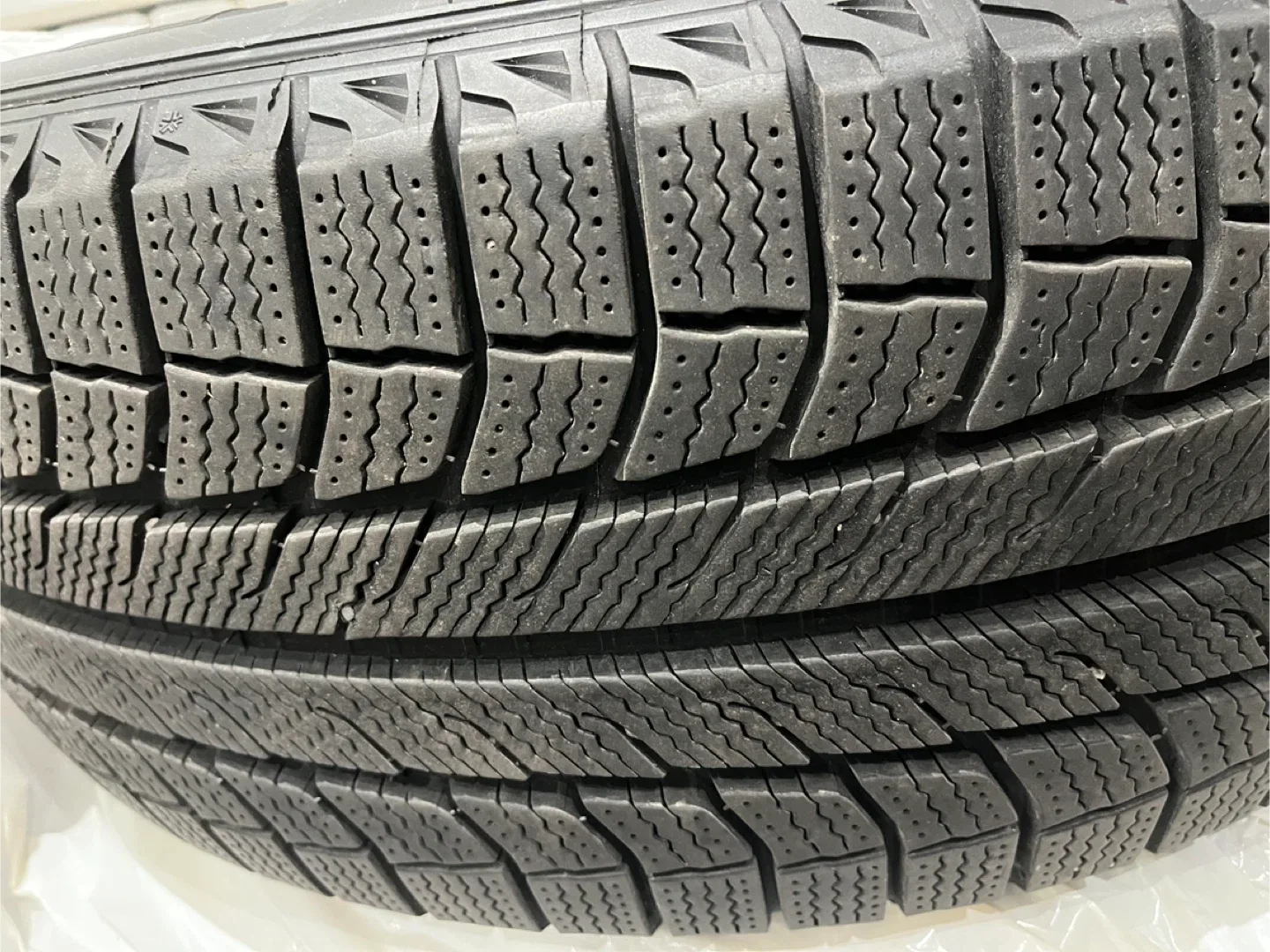 235/55R19 Michelin Winter Tires - Great Condition! image indicator(4)