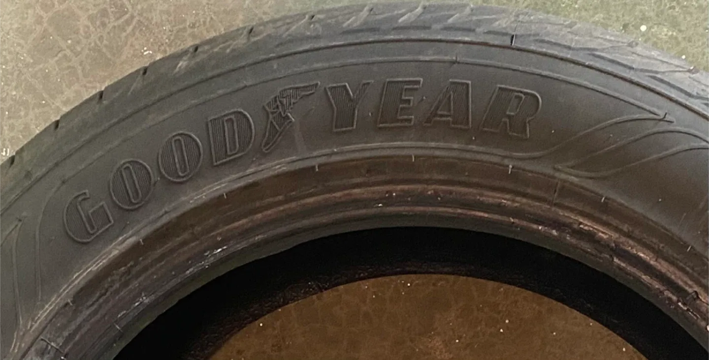 Goodyear Assurance WeatherReady Tire - 235/50R18 image indicator(2)