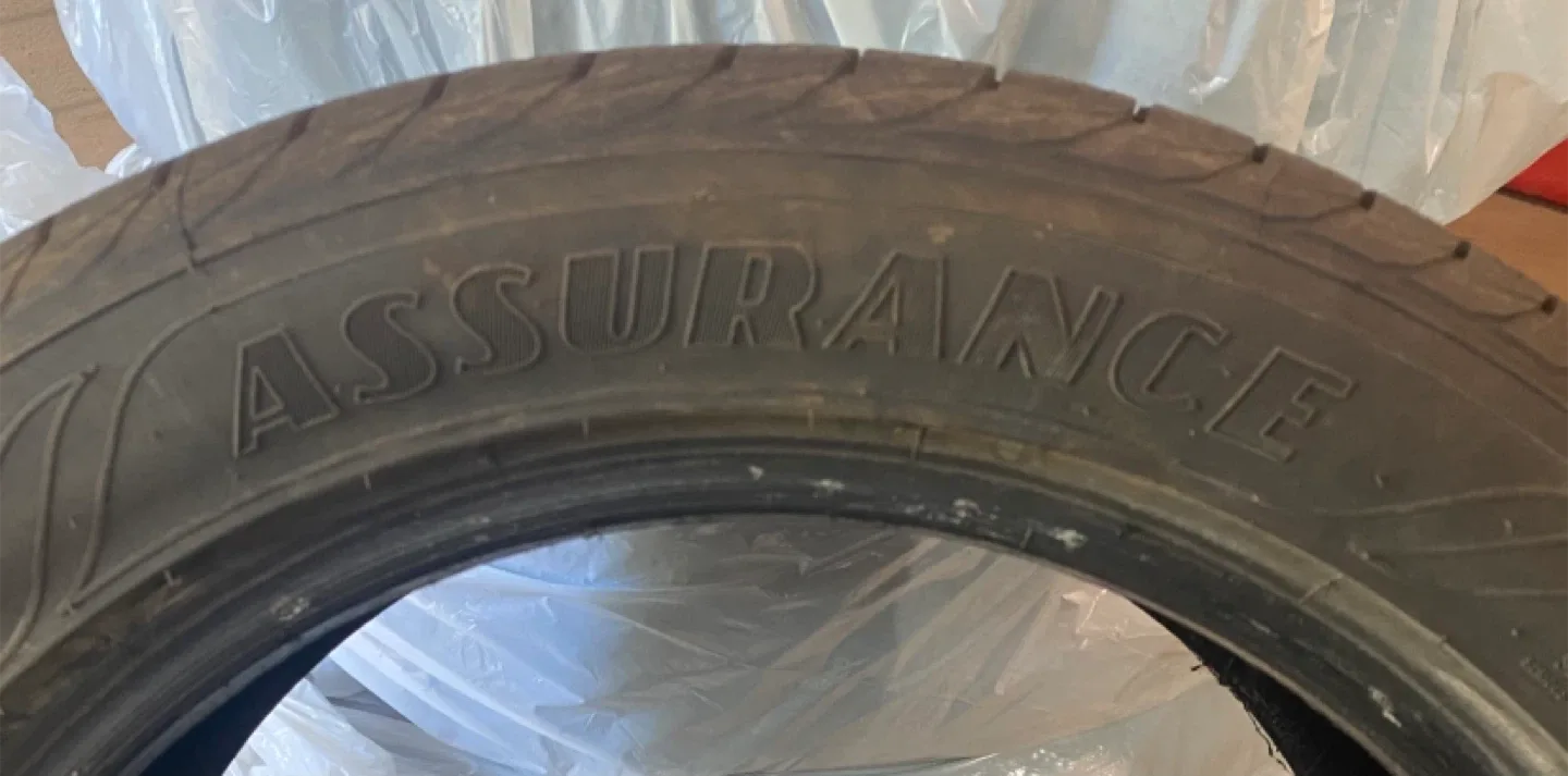 Goodyear Assurance WeatherReady Tire - 235/50R18 image indicator(3)