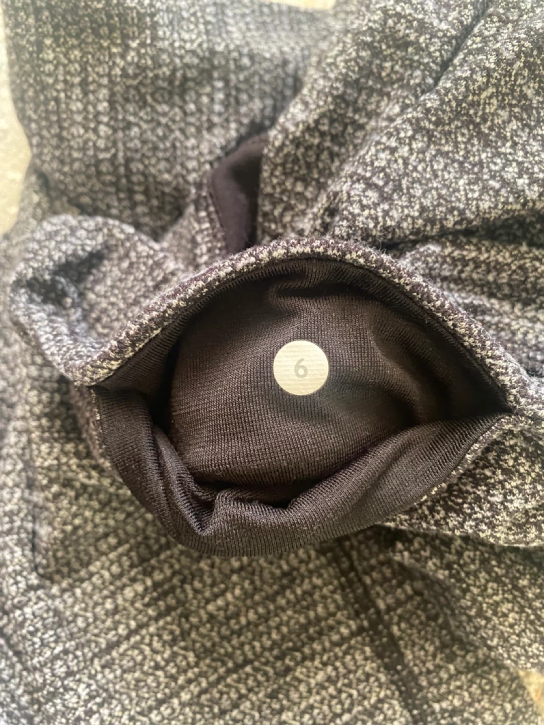 Lululemon Yoga Pants - Size 6 - photo 4