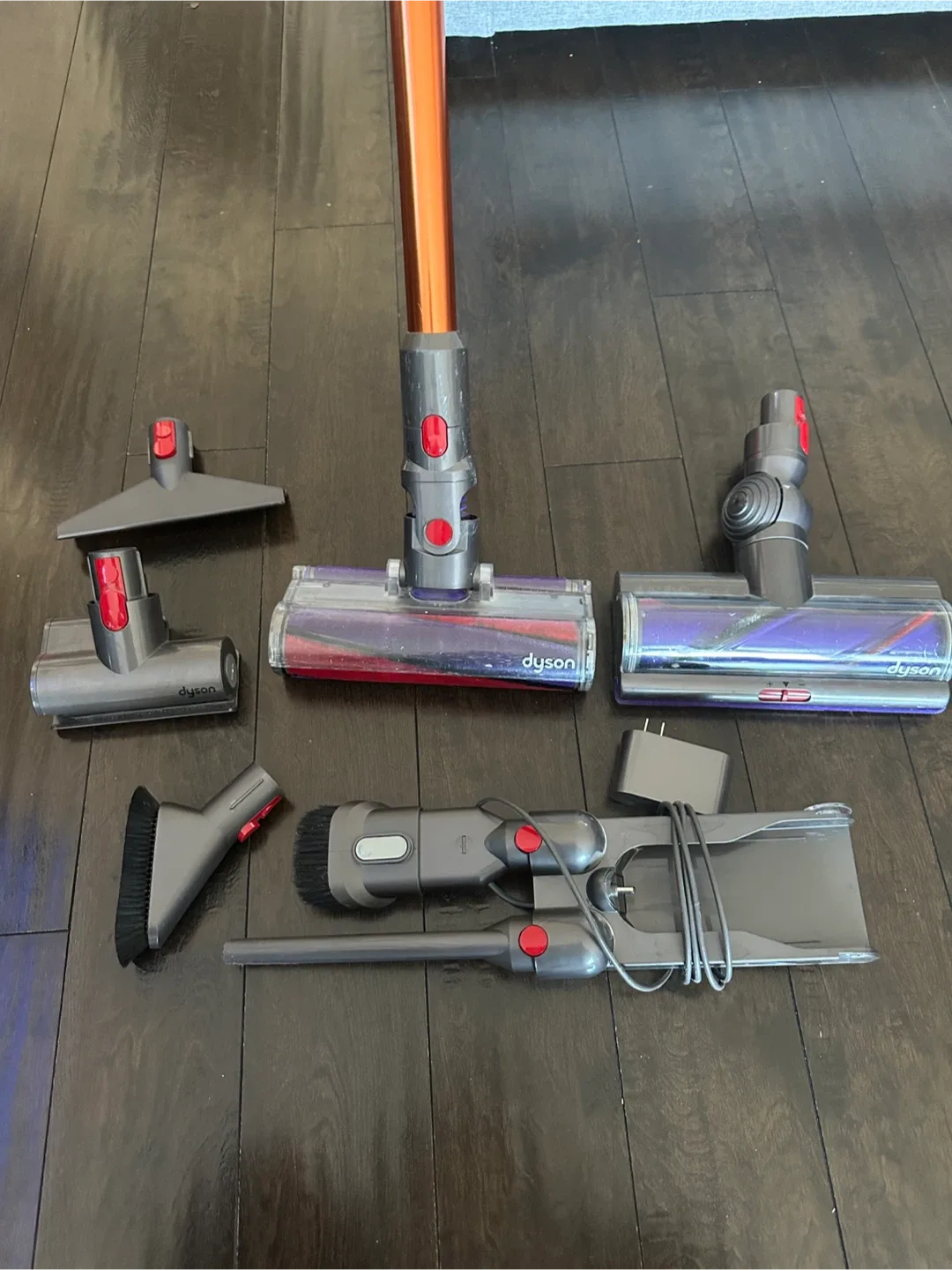 Cyclone V10 Absolute Dyson image indicator(9)