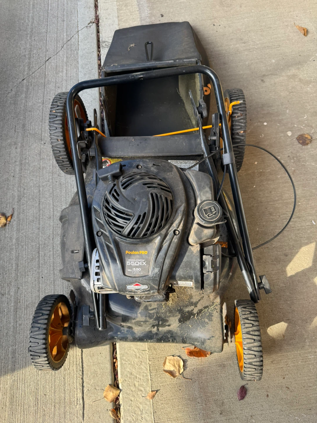 Poulan Pro 550EX Briggs & Stratton Lawn Mower