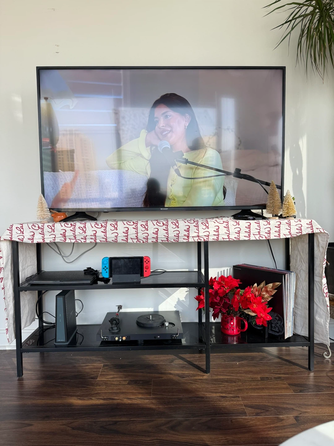 Entrance table / TV console - photo 4