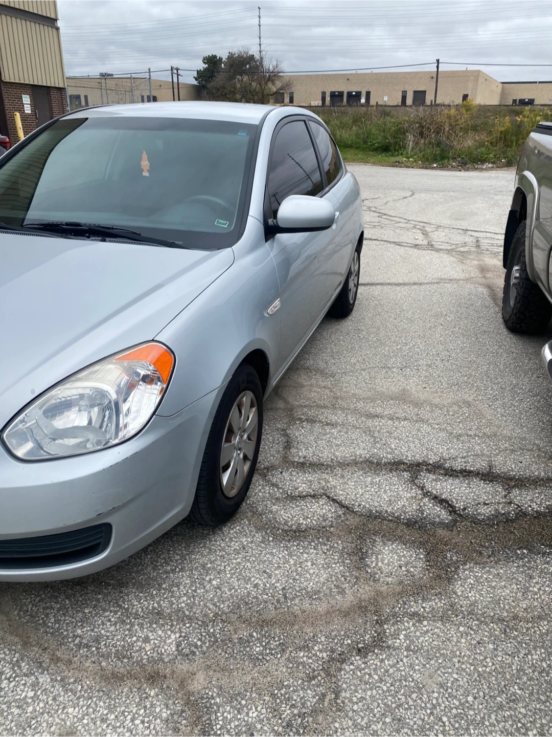 Hyundai Accent Silver - photo 3