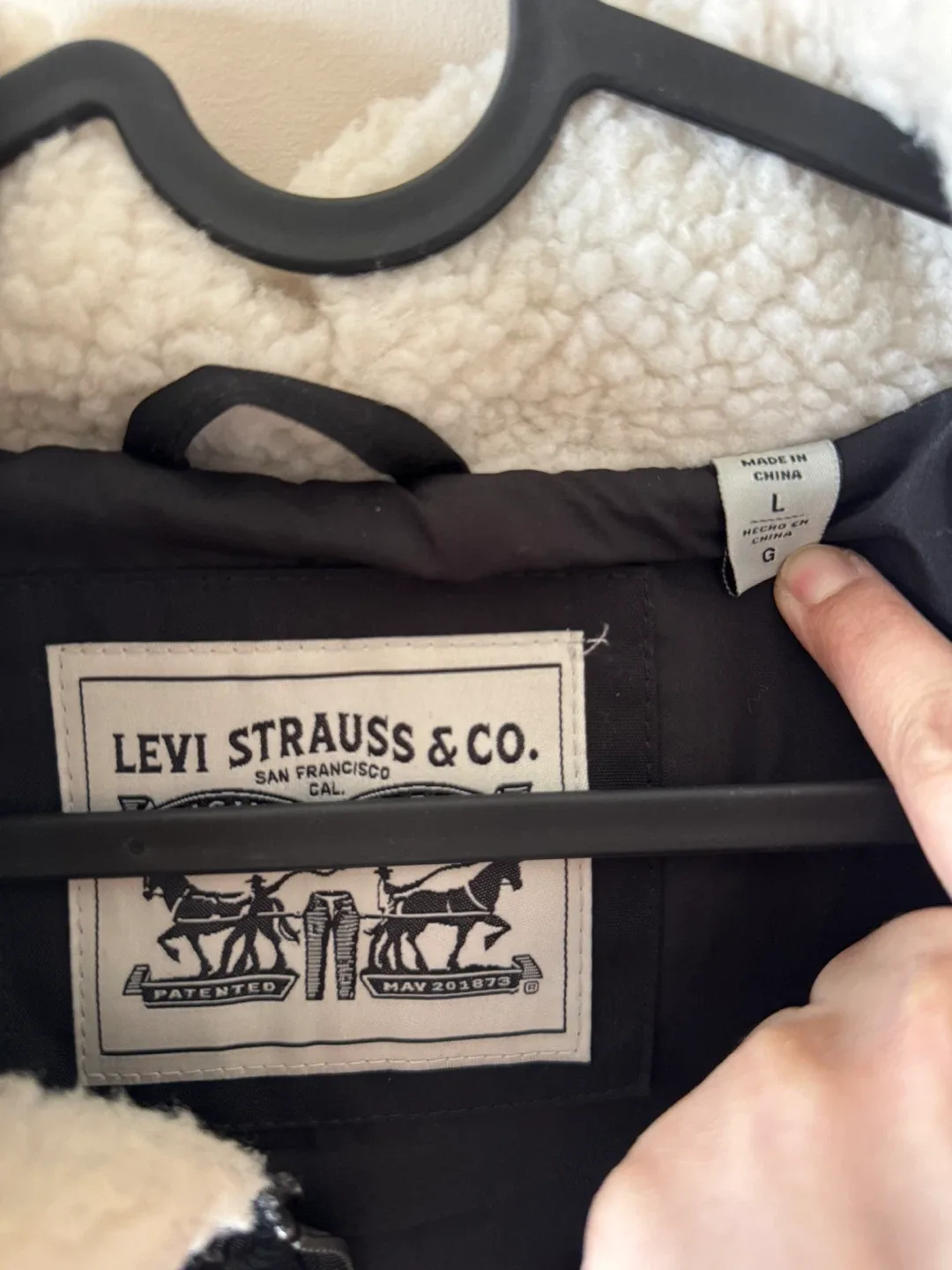 Mens Levi Strauss & Co. Black Puffer Jacket - Size L image indicator(2)