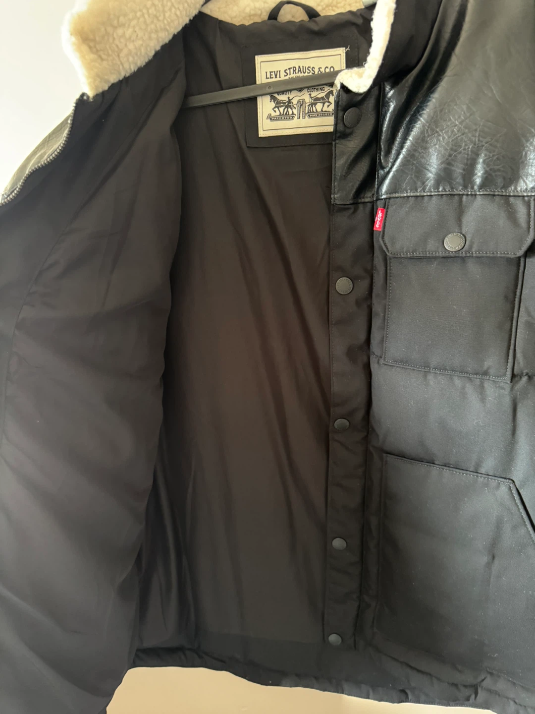 Mens Levi Strauss & Co. Black Puffer Jacket - Size L - photo 3