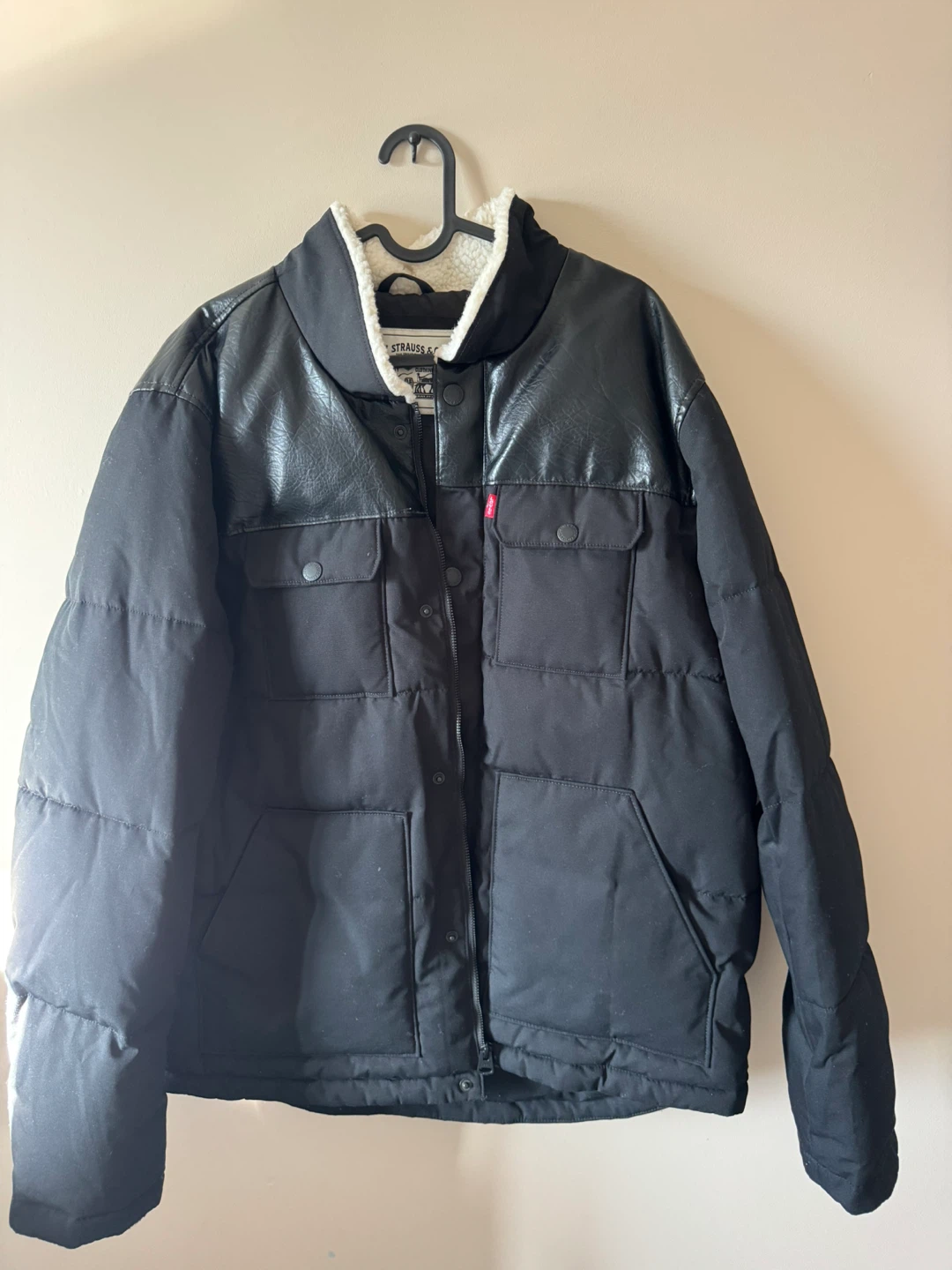 Mens Levi Strauss & Co. Black Puffer Jacket - Size L